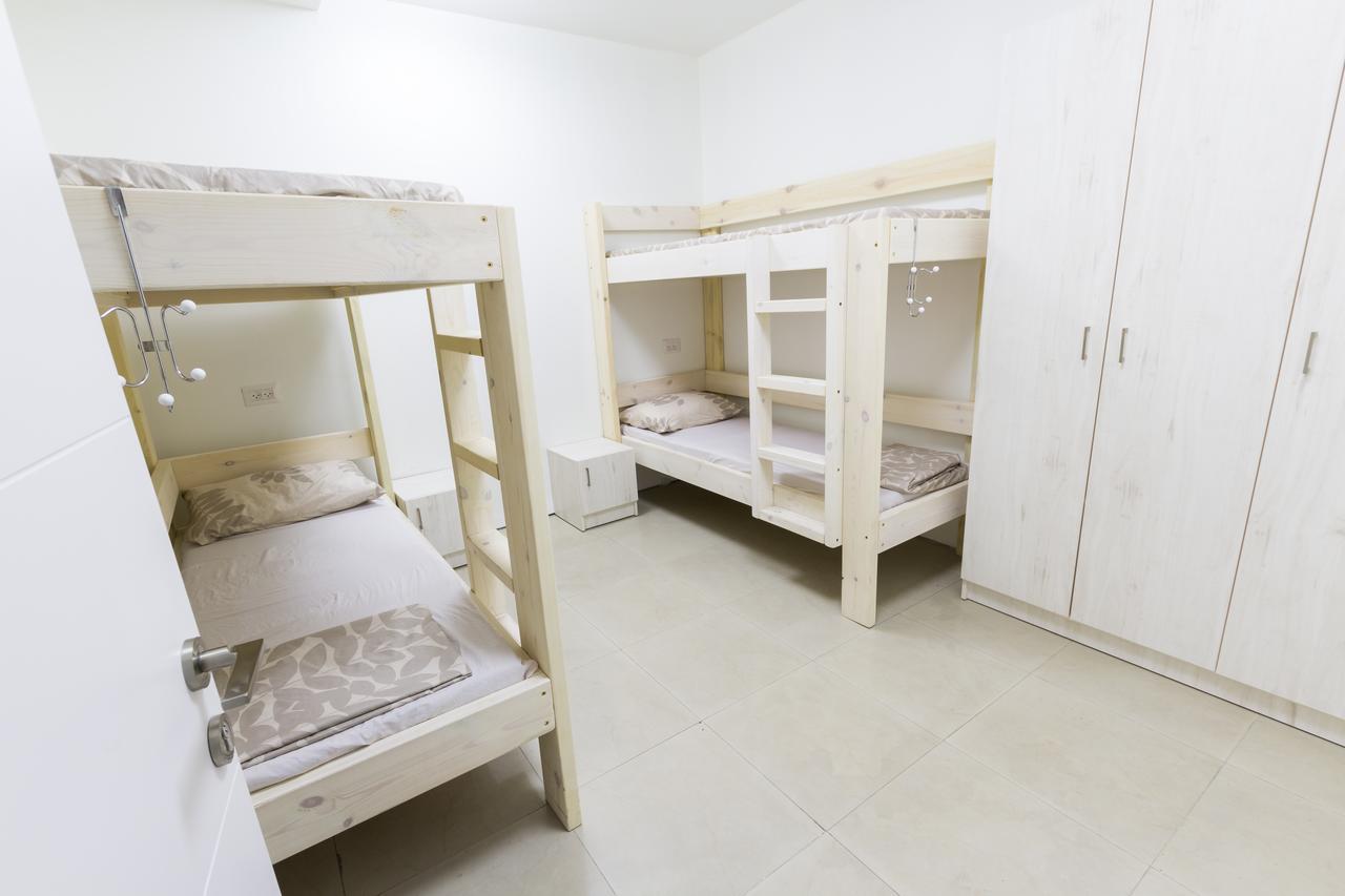 Mevaser - Christian Hostel Ришон-ле-Цион Экстерьер фото
